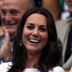 La duchesse de Cambridge, patronne du All England Lawn Tennis and Croquet Club (AELTC) dans la loge royale du court central lors de la treizième journée des championnats de Wimbledon au All England Lawn Tennis and Croquet Club, Wimbledon. LOndon, Royaume-Uni, le dimanche 16 juillet 2017. Photo par Daniel Leal-Olivas/POOL/PA Wire/ABACAPRESS.COM