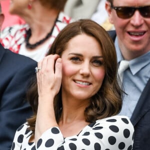 SAR la duchesse de Cambridge regarde le match depuis la Royal Box lors de la première journée du championnat de Wimbledon 2017, à Londres, au Royaume-Uni, le 3 juillet 2017. Photo par Photoshot/ABACAPRESS.COM