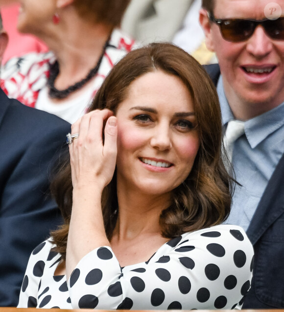 SAR la duchesse de Cambridge regarde le match depuis la Royal Box lors de la première journée du championnat de Wimbledon 2017, à Londres, au Royaume-Uni, le 3 juillet 2017. Photo par Photoshot/ABACAPRESS.COM