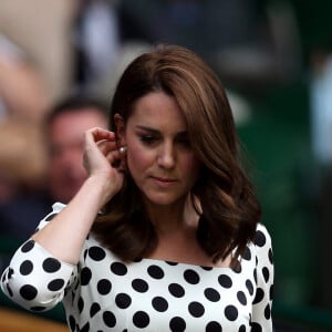 La duchesse de Cambridge dans la loge royale du Centre Court lors de la première journée des Championnats de Wimbledon au All England Lawn Tennis and Croquet Club, Wimbledon à Londres, au Royaume-Uni, le lundi 3 juillet 2017. Photo par Steven Paston/PA Wire/ABACAPRESS.COM