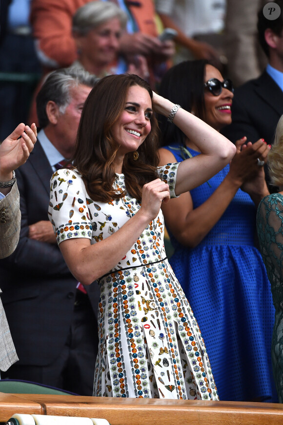 La duchesse de Cambridge regarde la finale masculine des Championnats de Wimbledon 2016 à l'AELTC à Londres, Royaume-Uni, le 10 juillet 2016. Photo par Corinne Dubreuil/ABACAPRESS.COM