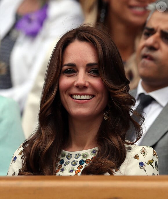 La duchesse de Cambridge lors de la treizième journée des championnats de Wimbledon au All England Lawn Tennis and Croquet Club, Wimbledon. Londres, Royaume-Uni, le dimanche 10 juillet 2016. Photo par Andy Couldridge/POOL/PA Wire/ABACAPRESS.COM