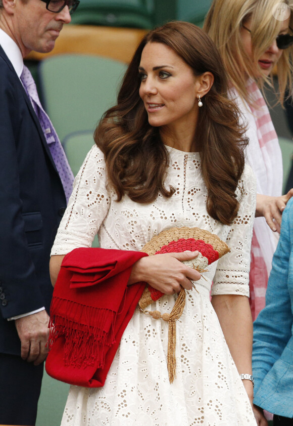 La duchesse de Cambridge arrive dans la loge royale sur le court central lors de la dixième journée des championnats de Wimbledon au All England Lawn Tennis and Croquet Club, Wimbledon. Royaume-Uni, mercredi 2 juillet 2014. Photo par Jonathan Brady/PA Wire/ABACAPRESS.COM