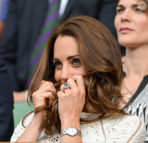 Kate, duchesse de Cambridge, lors du quart de finale masculin entre Roger Federer et Stan Wawrinka pendant la dixième journée des championnats de Wimbledon au All England Lawn Tennis and Croquet Club à Wimbledon, Londres, Royaume-Uni, le 2 juillet 2014. Photo par Peter van den Berg/Photoshot/ABACAPRESS.COM