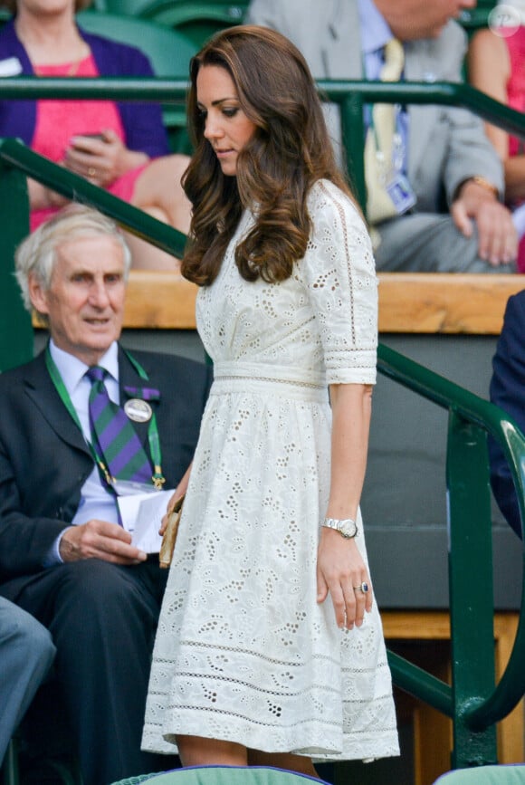 La duchesse de Cambridge, Kate Midleton, vue en train de regarder Andy Murray perdre sur le Centre Court lors de la dixième journée des Championnats de Wimbledon 2014 au All England Lawn Tennis and Croquet Club à Wimbledon, Londres, Royaume-Uni, le 2 juillet 2014. Photo par Photoshot/ABACAPRESS.COM