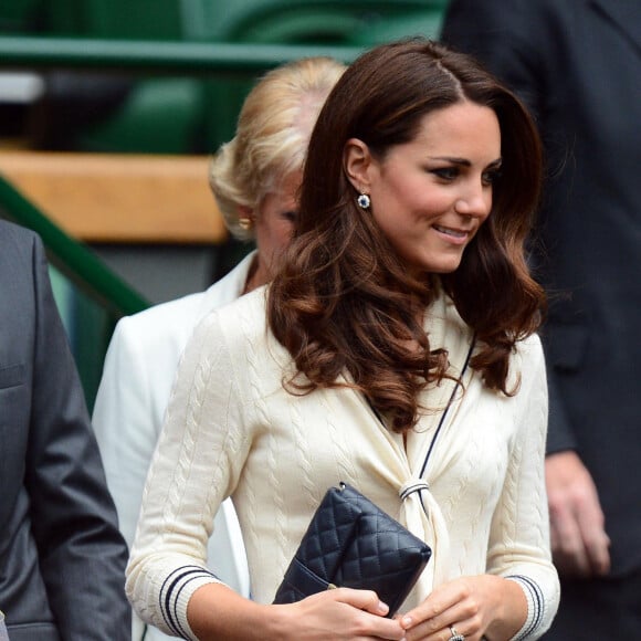 La princesse Catherine, duchesse de Cambridge, arrive dans la loge royale lors de la neuvième journée des championnats de Wimbledon 2012 au All England Lawn Tennis Club, Wimbledon, Londres, Royaume-Uni, le 4 juillet 2012. Photo par Dominic Lipinski/PA Wire/ABACAPRESS.COM