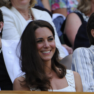 Le duc et la duchesse de Cambridge arrivent dans la loge royale sur le court central lors de la septième journée des championnats de Wimbledon 2011 au All England Lawn Tennis and Croquet Club à Wimbledon, Londres, Royaume-Uni, le 27 juin 2011. Photo par Corinne Dubreuil/ABACAPRESS.COM