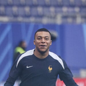 Kylian MBAPPE - Entraînement de l'équipe de France avant leur match de quart de finale de l'UEFA EURO 2024 contre le Portugal au Volksparkstadion à Hambourg, Allemagne, le 4 juillet 2024. © Elyxandro Cegarra/Panoramic/Bestimage