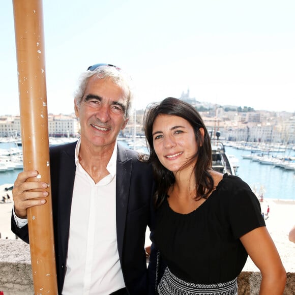 Exclusif - Raymond Domenech et sa compagne Estelle Denis - Terrasse de la Mairie - Mariage civil de Benjamin Castaldi et Aurore Aleman à la mairie de Marseille, le 27 août 2016. © Jacovides-Moreau/Bestimage