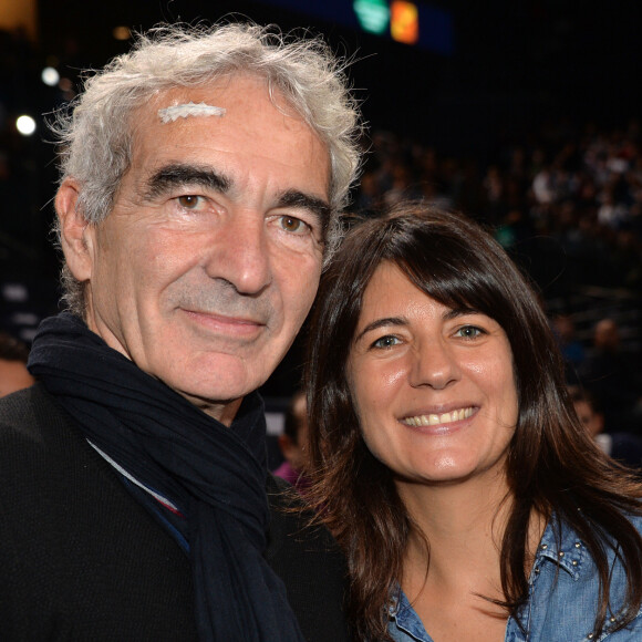 Raymond Domenech et sa compagne Estelle Denis - People lors de la finale du BNP Paribas masters entre Novak Djokovic et Andy Murray à l'Accor Hotels Arena à Paris le 8 novembre 2015. © Veeren / Bestimage