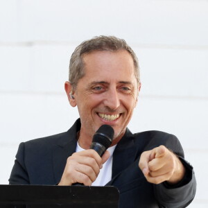 Gad Elmaleh lors de la messe donnée par le pape François au stade Vélodrome de Marseille, le 23 septembre 2023