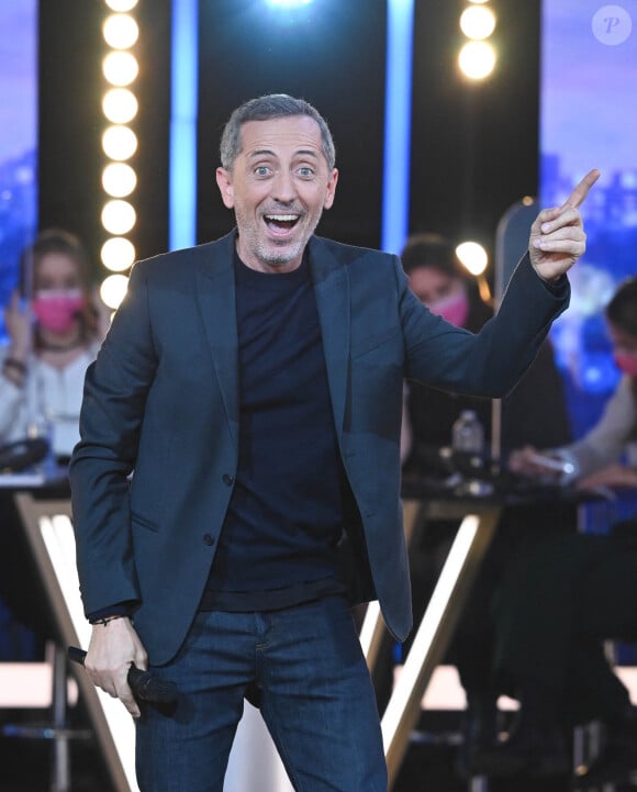 Gad Elmaleh lors de la 36ème édition du Téléthon sur le plateau de France 2, le 3 décembre 2022