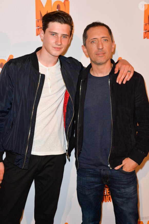 Noé Elmaleh et son père Gad Elmaleh à l'avant-première du film d'animation "Moi Moche et Méchant 3" au cinéma Gaumont Champs-Elysées Marignan à Paris, France, le 27 juin 2017