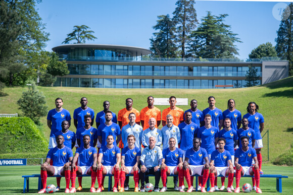 Theo Hernandez, Randal Kolo Muani, Ferland Mendy, Brice Samba, Mike Maignan, Alphonse Areola, Youssouf Fofana, William Saliba, Bradley Barcola, Jules Koundé N’Golo Kanté, Kingsley Coman, Olivier Giroud, Guy Stéphan, Marcus Thuram, Benjamin Pavard, Jonathan Clauss, Ousmane Dembélé Ibrahima Konaté, Eduardo Camavinga, Adrien Rabiot, Antoine Griezmann, Didier Deschamps, Kylian Mbappé, Dayot Upamecano, Warren Zaïre-Emery, Aurélien Tchouameni - Photo Officielle de l'Equipe de France de football de l'Euro 2024 à Clairefontaine le 7 juin 2024.