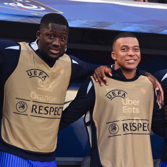 Les joueurs de l'équipe de France s'expriment suite aux élections législatives

Ibrahima Konaté, Kylian Mbappe etd Randal Kolo Muani à Bordeaux, France. ( Photo by federico pestellini / panoramic ) -