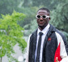 Ibrahima Konaté, a réagi en publiant une suite d'emoji avec deux drapeaux français, des signaux de barrage et un emoji qui applaudit
 
Ibrahima Konaté - Arrivée des joueurs de l'Equipe de France de football à Clairefontaine, le 29 mai 2024. © Baptiste Autissier / Panoramic / Bestimage