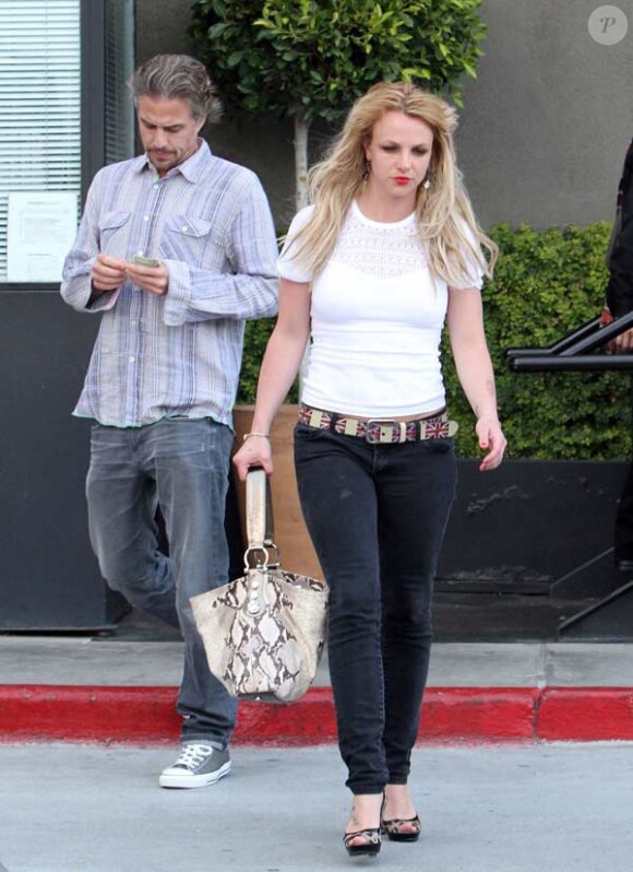 Britney Spears et son chéri Jason Trawick, à Brentwood, le 22 mars