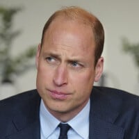 Le prince William prend tous les risques : il affronte un incendie en pleine visite officielle ! (VIDEO)