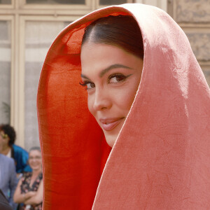 Iris Mittenaere - Arrivées au défilé de mode Haute-Couture automne-hiver 2024/2025 "Stephane Rolland" lors de la Fashion Week de Paris le 26 juin 2024. Christophe Aubert via Bestimage 