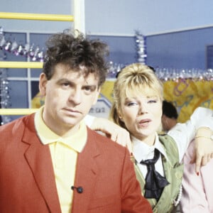 En France, à Paris, sur le plateau de l'émission "Récré A2", de gauche à droite, JACKY (Jacques Jakubowicz), Karen CHERYL et CABU. Date inconnue © Bernard Leguay via Bestimage
