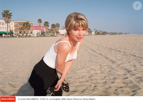 © Lionel Hahn/ABACA. Los Angeles, juin 99. Karen Cheryl (Isabelle Morizet) sur Venice Beach.