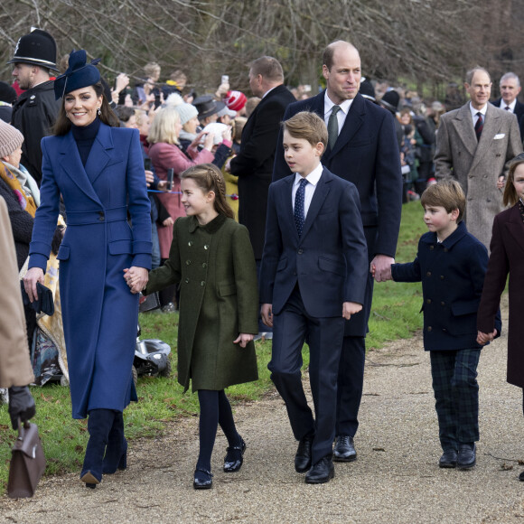 Le prince William, prince de Galles, et Catherine (Kate) Middleton, princesse de Galles, avec leurs enfants le prince George de Galles, la princesse Charlotte de Galles et le prince Louis de Galles.