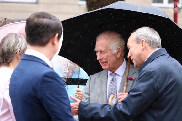 Le roi Charles III d'Angleterre - Le couple royal d'Angleterre sur la la Place Royale pour une séance spéciale de l'Assemblée des États et séance de la Cour Royale à St Helier. Le 15 juillet 2024 © Ian Vogler / MirrorPix / Bestimage 