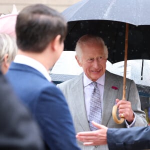 Le roi Charles III d'Angleterre - Le couple royal d'Angleterre sur la la Place Royale pour une séance spéciale de l'Assemblée des États et séance de la Cour Royale à St Helier. Le 15 juillet 2024 © Ian Vogler / MirrorPix / Bestimage 