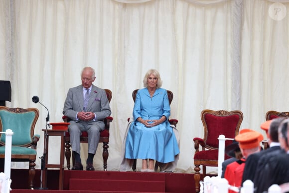 Le roi Charles III d'Angleterre et la reine consort consort, Camilla Parker Bowles - Le couple royal d'Angleterre sur la la Place Royale pour une séance spéciale de l'Assemblée des États et séance de la Cour Royale à St Helier. Le 15 juillet 2024 © Ian Vogler / MirrorPix / Bestimage 