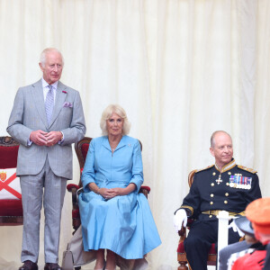 Le roi Charles III d'Angleterre et la reine consort consort, Camilla Parker Bowles - Le couple royal d'Angleterre sur la la Place Royale pour une séance spéciale de l'Assemblée des États et séance de la Cour Royale à St Helier. Le 15 juillet 2024 © Ian Vogler / MirrorPix / Bestimage 