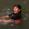 Anne Hidalgo plonge dans la Seine après Amélie Oudéa-Castera mais impose son style différent : équipement, nage...
