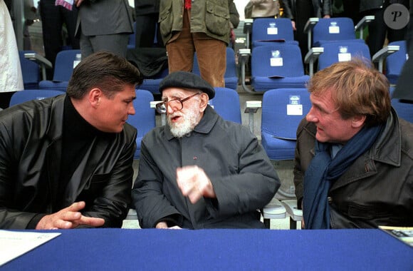 David Douillet, abbé Pierre et Gérard Depardieu lors de la finale de la coupe de la ligue de football opposant Lyon à Monaco au stade de France