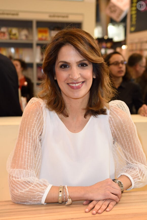 Sonia Mabrouk assistant au Salon du livre de Paris 2017 (Paris Book Fair 2017) qui s'est tenu à la Porte de Versailles à Paris, en France, le 26 mars 2017. Photo par Alban Wyters/ABACAPRESS.COM