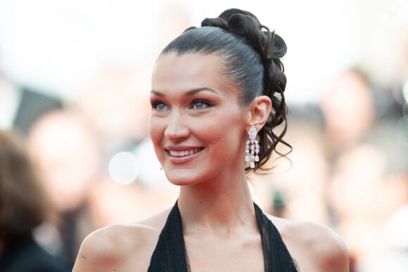 Bella Hadid assiste au tapis rouge de "L'Amour Ouf" au 77ème Festival de Cannes le 23 mai 2024 à Cannes. David Boyer/ABACAPRESS.COM