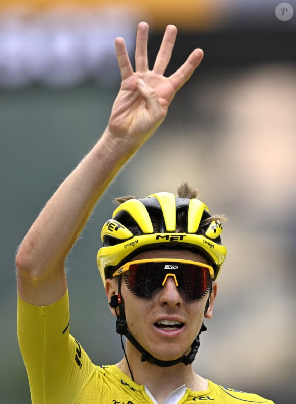 "Il y a aura toujours des doutes", indique le vainqueur du Tour de France
 
Le maillot jaune Tadej Pogacar remporte la 19ème étape du Tour De France 2024 (Isola 2000).