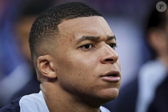 Kylian Mbappé - Echauffement des joueurs de France - L'équipe de France l'emporte sur le Portugal (0-0, 5-3 tab) en quart de finale de l'Euro 2024 au stade Volksparkstadion à Hambourg le 5 juillet 2024. © Elyxandro Cegarra / Panoramic / Bestimage