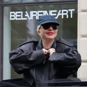 La chanteuse Lady Gaga vient également d'arriver à Paris et les rumeurs disent qu'elle pourrait également être à la cérémonie

Lady Gaga à Paris le 23 juillet 2024.