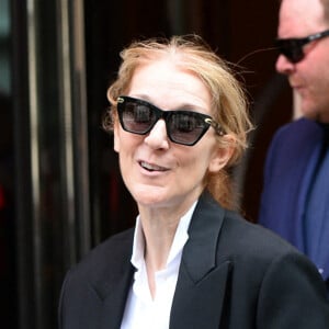 Céline Dion, accompagnée de son fils René-Charles Angélil, arrive à l'hôtel Royal Monceau à Paris avant l'ouverture des JO (Jeux Olympiques) Paris 2024 le 23 juillet 2024. La chanteuse devrait être présente à la cérémonie d'ouverture des Jeux olympiques Paris 2024, ce vendredi 26 juillet 2024.