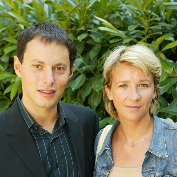 Il s'agit d'Ariane Massenet avec qui il a travaillé pendant 4 ans.
Archives - Marc-Olivier Fogiel et Ariane Massenet lors de la conférence de presse de France 2, le 1er septembre 2003. © Frédéric Piau/Bestimage