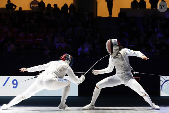 Une championne française menacée de perdre ses médailles ?
 
Ysaora Thibus (FRA) - Coupe du Monde de Fleuret - Mazars Challenge International de Paris.