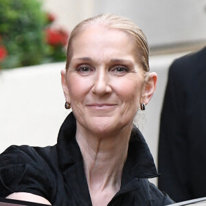 Céline Dion va-t-elle toucher plusieurs millions pour sa performance aux JO de Paris ?
 
Céline Dion à la sortie de l'hôtel Royal Monceau à Paris avant l'ouverture des Jeux Olympiques de Paris, à Paris, France.