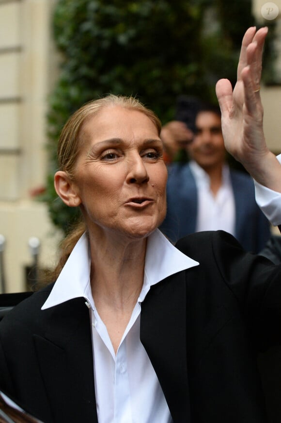 Céline Dion quitte le Royal Monceau pour préparer la cérémonie d’ouverture des Jeux Olympiques (JO 2024) à Paris le 23 juillet 2024.