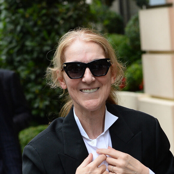 Céline Dion arrive à l'hôtel Royal Monceau à Paris avant l'ouverture des JO (Jeux Olympiques) Paris 2024 le 23 juillet 2024. La chanteuse devrait être présente à la cérémonie d’ouverture des Jeux olympiques Paris 2024, ce vendredi 26 juillet 2024