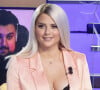 Son amie et chroniqueuse de son émission, Kelly Vedovelli l'a rejoint le samedi 20 juillet pour quelques jours de détente
Kelly Vedovelli dans l'émission "Touche Pas à Mon Poste (TPMP)", diffusée sur C8 en direct le 12 novembre 2020 avec un public virtuel