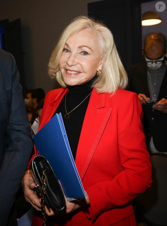 Michèle Torr - Remise du prix "Fonds de dotation Line Renaud-Loulou Gasté" pour la recherche médicale à la Maison de la Recherche à Paris le 15 novembre 2021. © Coadic Guirec/Bestimage 