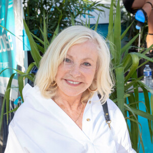 Michèle Torr - Tournoi de pétanque de la place des Lices à Saint-Tropez, organisé en faveur de l'association Rêves (au profit des enfants malades) par Gérard Sommelier (Tournay) à Saint-Tropez le 16 août 2021. © Jack Tribeca / Bestimage 