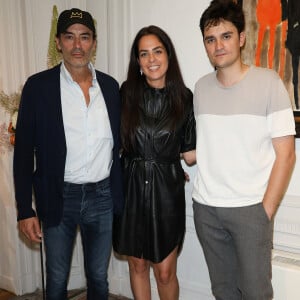 Anthony Delon, Anouchka Delon et Alain-Fabien Delon au cocktail à l'issue de la conférence de presse pour la vente de la collection Alain Delon chez Bonhams Cornette de Saint Cyr à Paris le 19 juin 2023. © Coadic Guirec/Bestimage