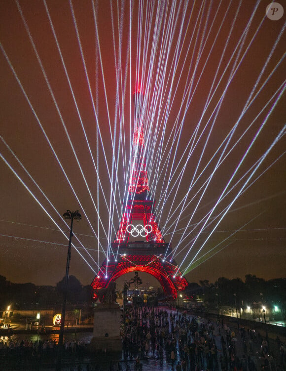 Illustration Tour Eiffel - Cérémonie d'ouverture des Jeux Olympique (JO) de Paris 2024 le 26 juillet 2024