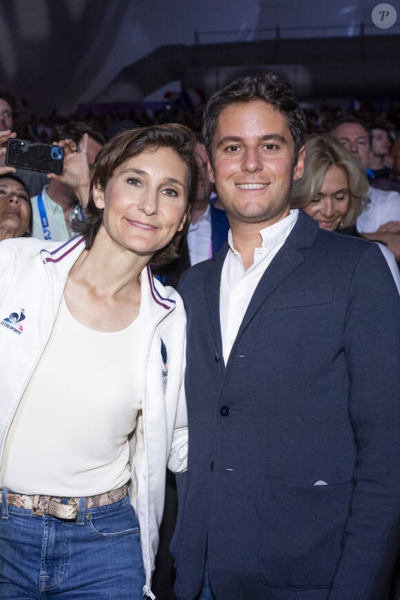 D'innombrables personnalités publiques ont assisté à la rencontre. A l'instar d'Amélie Oudéa-Castéra et Gabriel Attal.
Amélie Oudéa-Castéra et Gabriel Attal assistent à la finale de l'épée individuellel homme avec le francais Yannick Borel qui perd en finale face à Kōki Kanō au Grand Palais lors des Jeux Olympiques de Paris 2024 (JO) à Paris le 28 juillet 2024. © Dominique Jacovides-Pierre Perusseau/Bestimage 