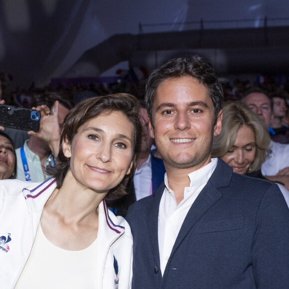 D'innombrables personnalités publiques ont assisté à la rencontre. A l'instar d'Amélie Oudéa-Castéra et Gabriel Attal.
Amélie Oudéa-Castéra et Gabriel Attal assistent à la finale de l'épée individuellel homme avec le francais Yannick Borel qui perd en finale face à Kōki Kanō au Grand Palais lors des Jeux Olympiques de Paris 2024 (JO) à Paris le 28 juillet 2024. © Dominique Jacovides-Pierre Perusseau/Bestimage 